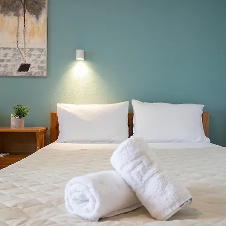 Manos Kritikakis アパートホテル 3*