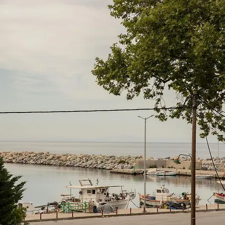 Manos Kritikakis アパートホテル