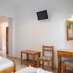 Manos Kritikakis 3*