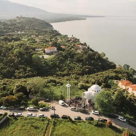Manos Kritikakis 3*