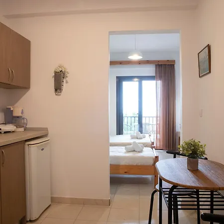 Manos Kritikakis Apartahotel 3*