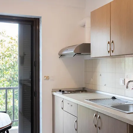 Aparthotel Manos Kritikakis *