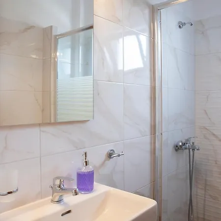 Manos Kritikakis Apartahotel 3*