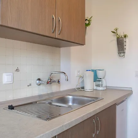 Aparthotel Manos Kritikakis *