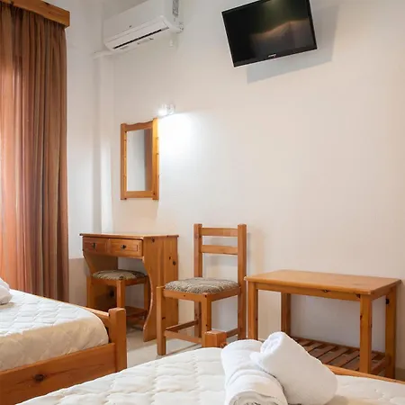 Manos Kritikakis 3*