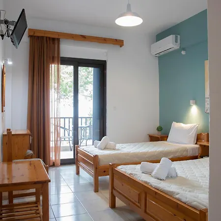 Manos Kritikakis Apartahotel