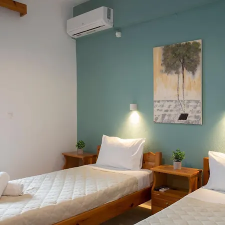 Manos Kritikakis Apartahotel 3*