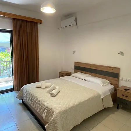 Manos Kritikakis Hotel apartamentowy