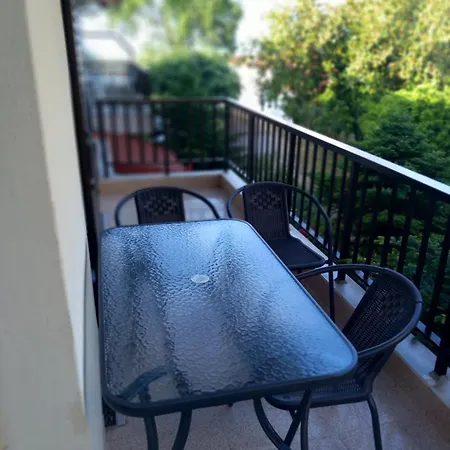 Manos Kritikakis Apartahotel