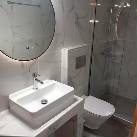 Manos Kritikakis 3*