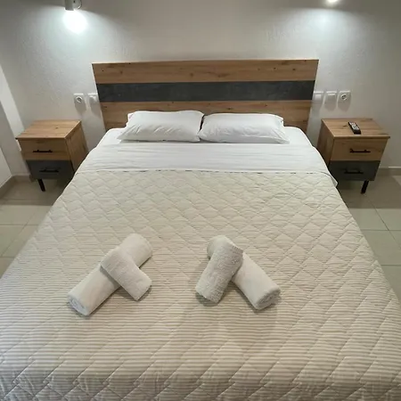 Manos Kritikakis Apartahotel