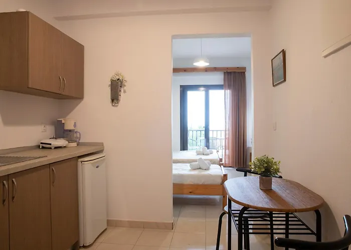 Manos Kritikakis Apart-hotel 3*